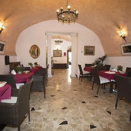Hotel Gaudi 2*