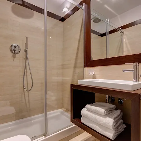 Intown Luxury House 3*
