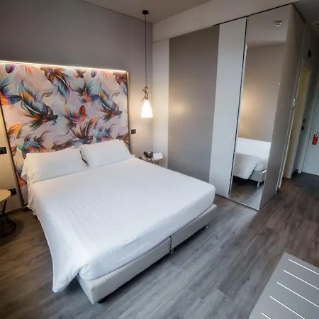 San Giovanni 4*