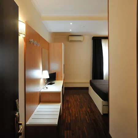 Tiburtina Metro Hotel Řím
