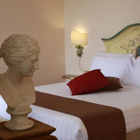 Residenza Gens Julia Bed & Breakfast 2*