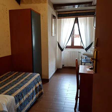 Otel Julia 3*