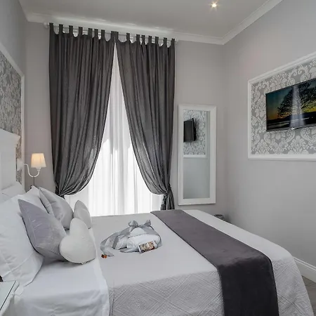 Charme & Chic Bed & Breakfast