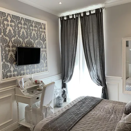 Charme & Chic Rome