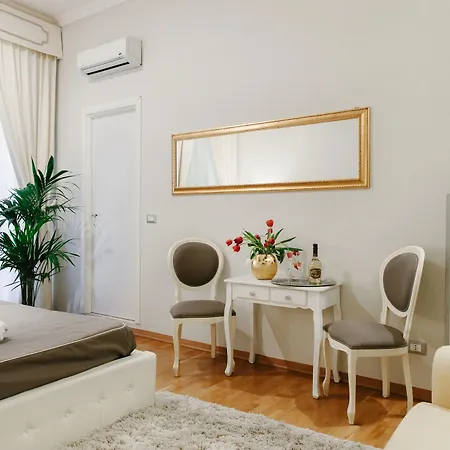 Domus Via Veneto Couette-café Rome
