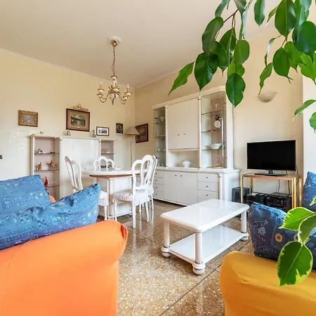 Apartment Monteverde Roomy Sun And Flowers