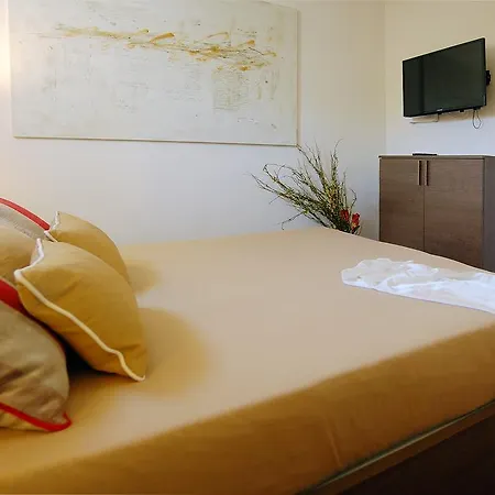 Navona Luxury