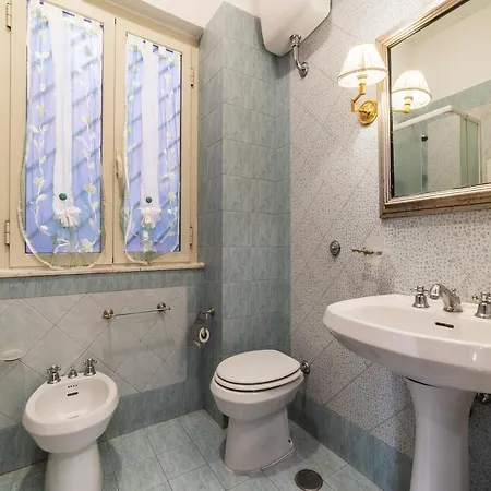 Monteverde Roomy Sun And Flowers Apartment Rome