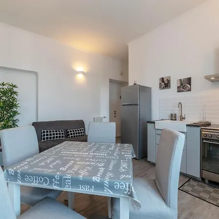 San Lorenzo Functional Flat Apartment Rome