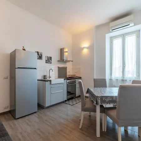 San Lorenzo Functional Flat Apartment