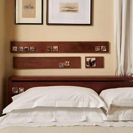 Hotel Palm Gallery
