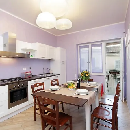Deco's Place Teodora Appartement *