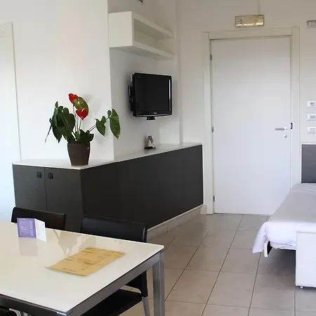 Lungotevere 2* Рим