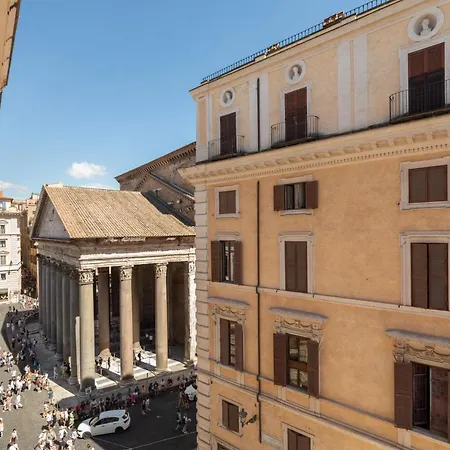 The Pantheon Terrace Experience Apartment