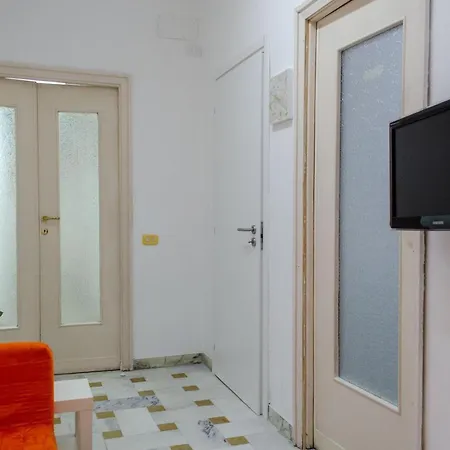Guest house In Guest - Kamchu Piazza Bologna 1