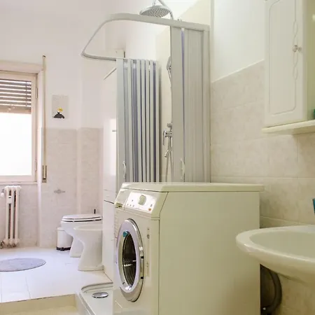Guest house In Guest - Kamchu Piazza Bologna 1 *