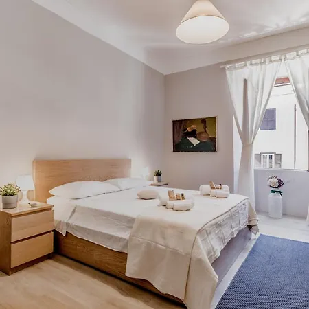 Apartment Domus Camilla *