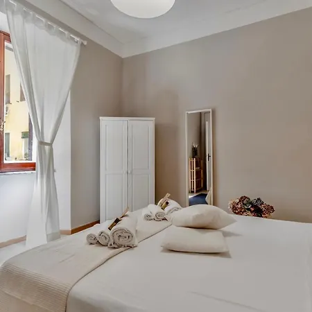 Domus Camilla Apartment *