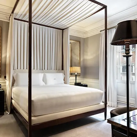 J.k. Place - The Leading Of The World Hotel