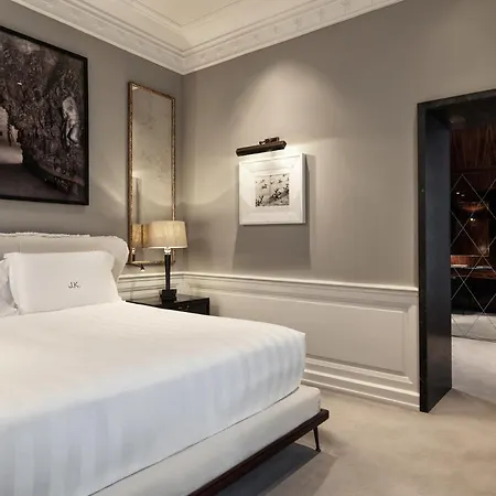 Hotel J.k. Place - The Leading Of The World