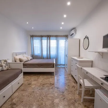 Casa Rosa Beige E Blu Apartment