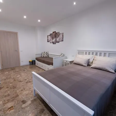 Apartment Casa Rosa Beige E Blu Rome