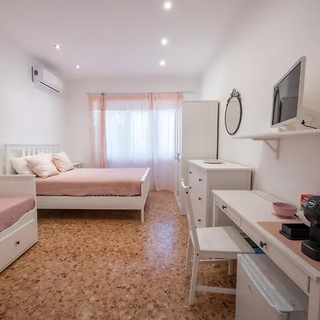 Casa Rosa Beige E Blu Apartment *