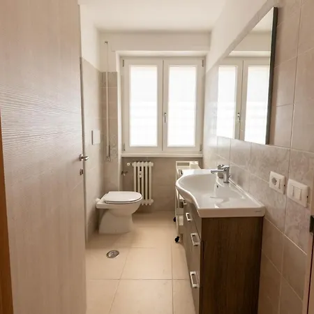 Casa Rosa Beige E Blu Rome