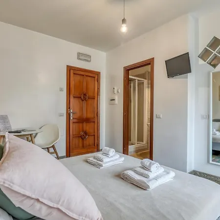 Drive In Bed & Breakfast Rome