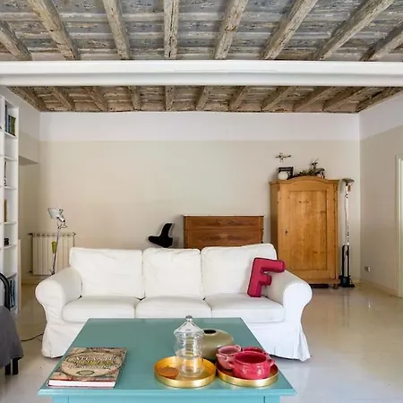 Authentic Monti 5 Mins From Colosseum Apartment