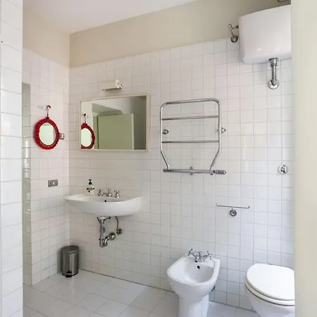 Authentic Monti 5 Mins From Colosseum * Rome
