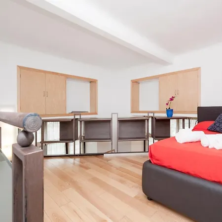 Inviting 3-bed In 4mins To Colosseo Rome