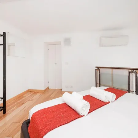 Inviting 3-bed In 4mins To Colosseo Apartment Rome