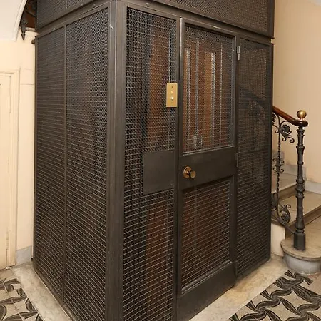 בית הארחה Residenza Crescenzio רומא