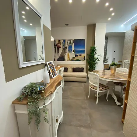 Tuscolo Metro A House Rom