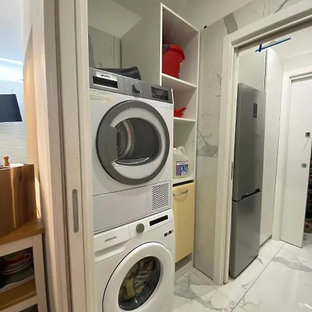 Tuscolo Metro A House Rom