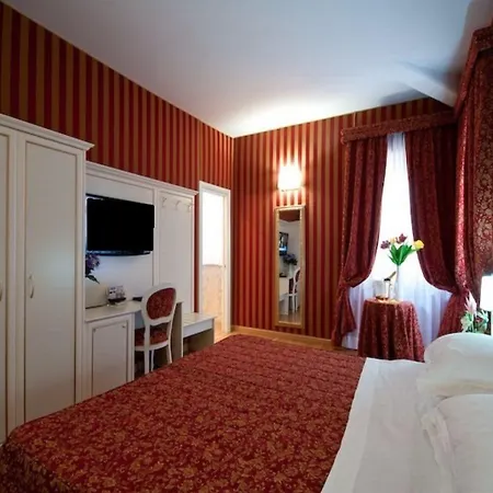 Hotel Trevi 41 3*