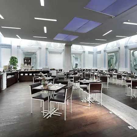 Отель Exe International Palace