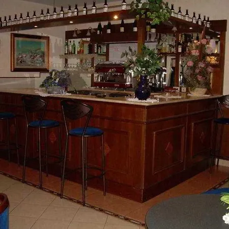 Paris Hotel 3*