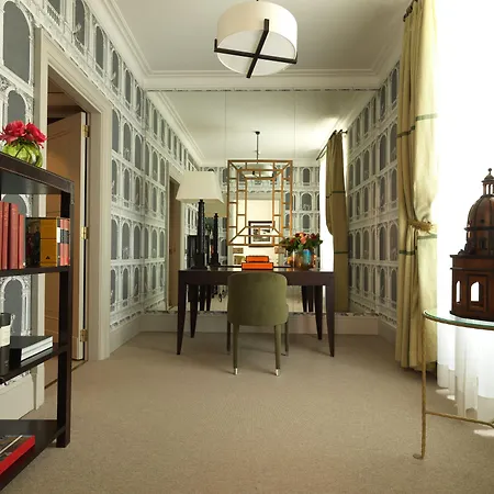 Hotel Rocco Forte De Russie