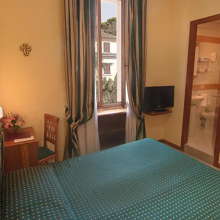 Hotell Residenza Paolo Vi 4*