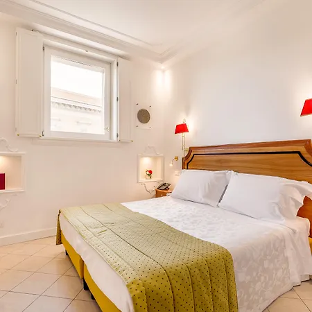 Hotell Residenza Paolo Vi 4*