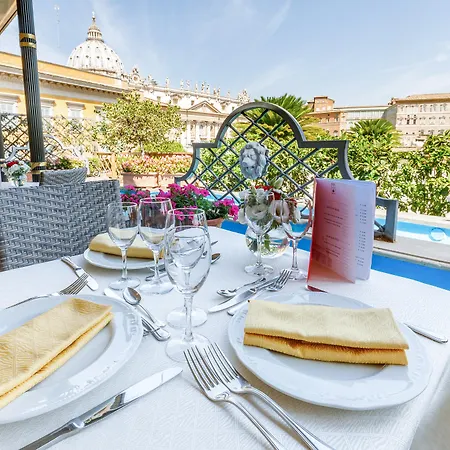 Residenza Paolo Vi 4*
