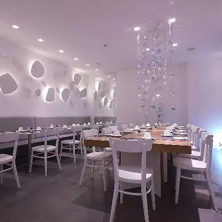 White 4*