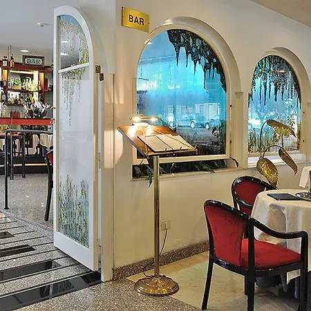 Hotel Pineta Palace 4*