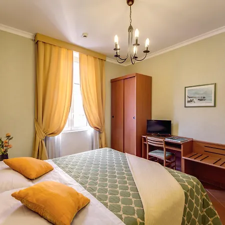 Hotel Corona Otel