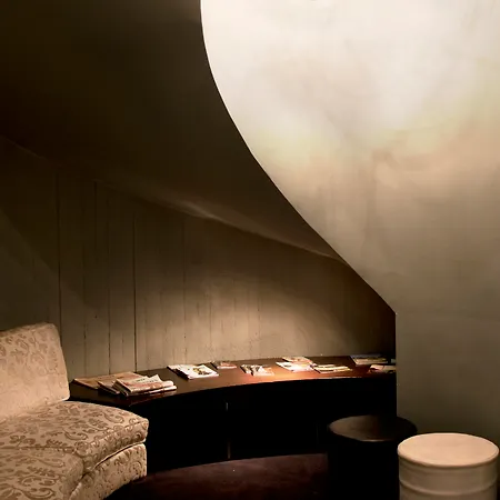 Hotel Twentyone