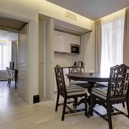 Πανσιόν Profumo Maison Colosseo 3*