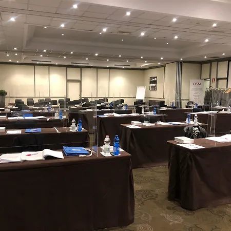 מלון Crowne Plaza St. Peter's By Ihg 4*