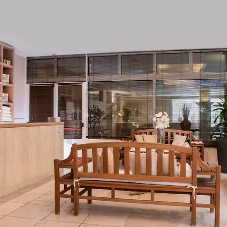 מלון Crowne Plaza St. Peter's By Ihg 4*